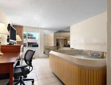 Ramada By Wyndham Enid